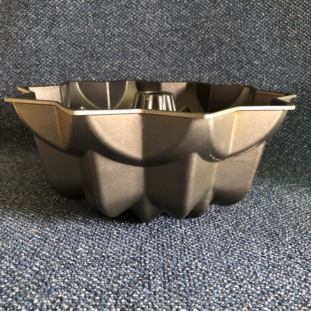 HOT🔥$15! Nordic Ware “Star” Bundt Pan 10-cup, Pre-Owned, Made in USA - Picture 5 of 7